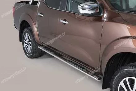 MISUTONIDA OVAL SIDE BARS WITH PLASTIC FOOTSTEPS NISSAN Navara
