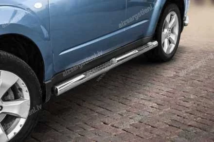 STEELER ROUND SIDE BARS WITH INTEGRATED FOOTSTEPS SUBARU Forester